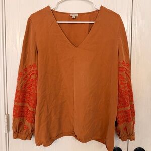 Cremieux blouse embroidered sleeves